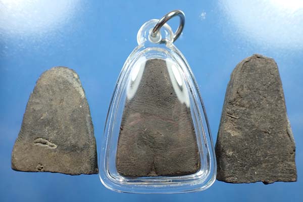 หลวงพ่อรุ่ง เคราเหล็ก วัดบางแหวน ชุมพร พ.ศ.๒๕๐๐ จำนวน 2 องค์+รับประกัน 3 มาตรฐานสูงสุด *240