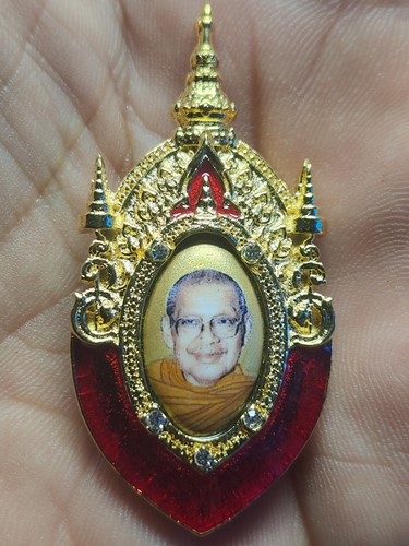 วัดท่าซุง จ.อุทัยธานี ล็อคเก็ต เข็มกลัด ล้อมเพขร+ทับทิมพระราชพรหมยาน (หลวงพ่อฤษีลิงดำ)  