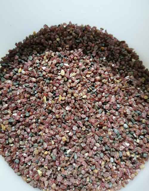 เศษพลอยโกเมนพม่าแท้ธรรมชาติ น้ำหนัก 100 กรัม