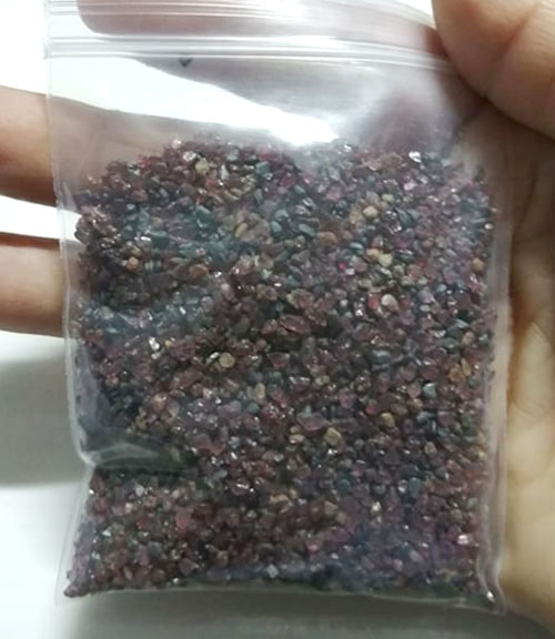 เศษพลอยโกเมนพม่าแท้ธรรมชาติ น้ำหนัก 100 กรัม