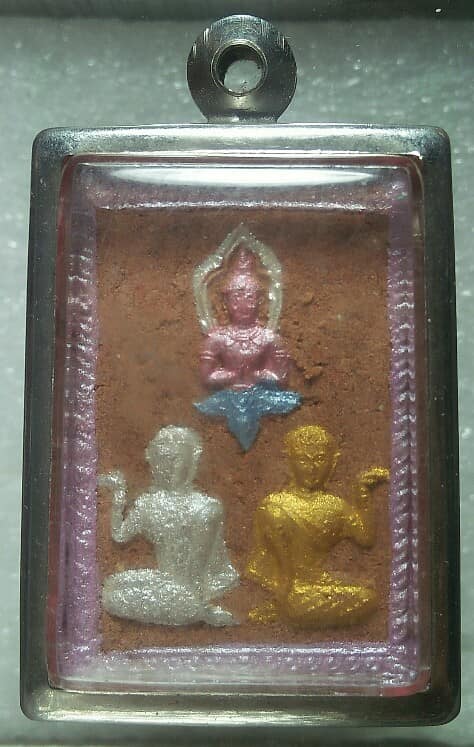 นางกวักคู่เนื้อผง วัดหนองสลักไดโพธิรังษี สีคิ้ว นครราชสีมา +กรอบ