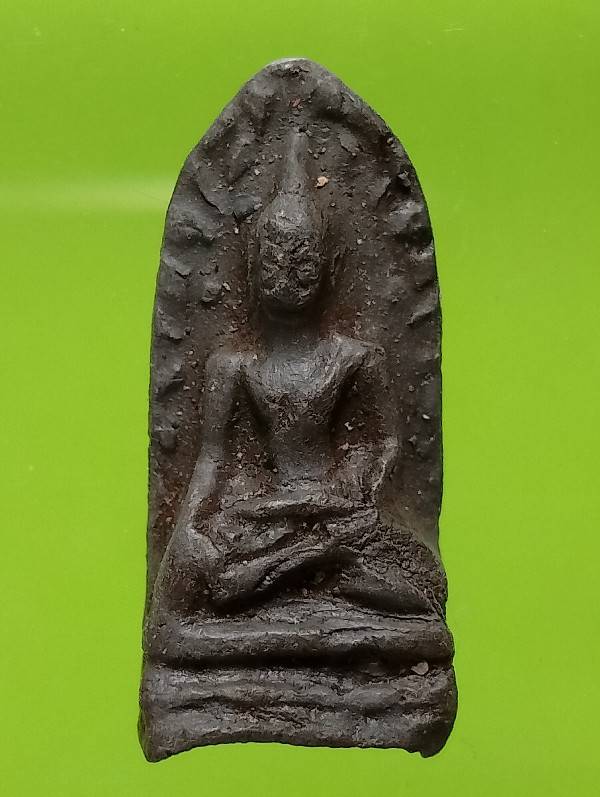 พระรอดเนื้อดำ 