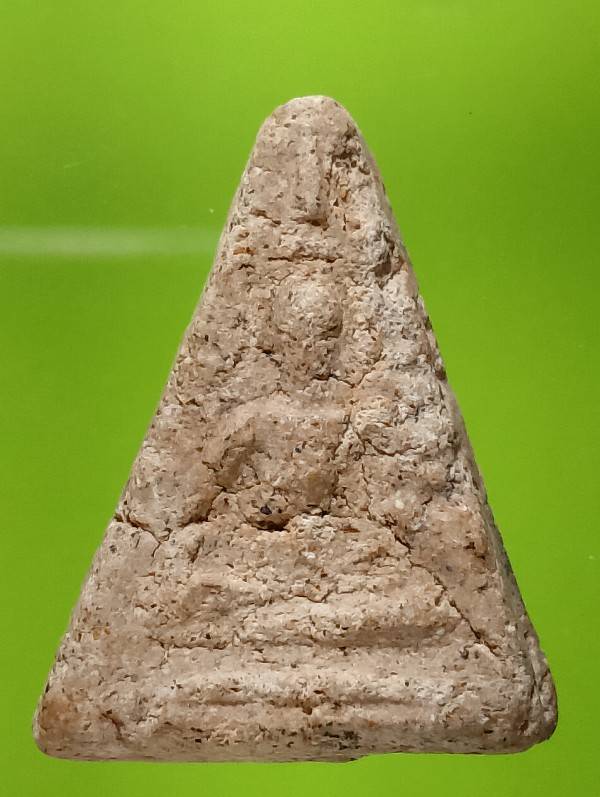 พระนางพญา เนื้อผง 