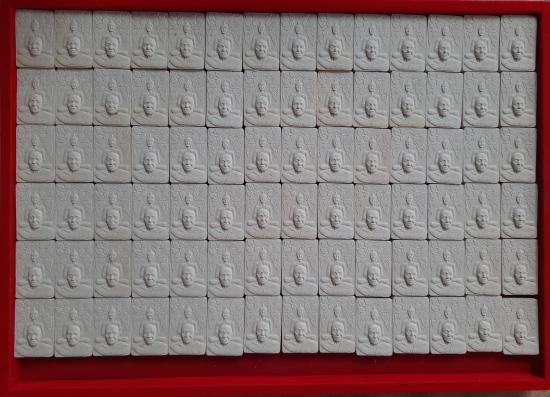 พระผงพุทธซ้อน หลวงพ่อน่วม วัดโพธิ์ศรีเจริญ จ.สุพรรณบุรี ปี2549 จำนวน100องค์