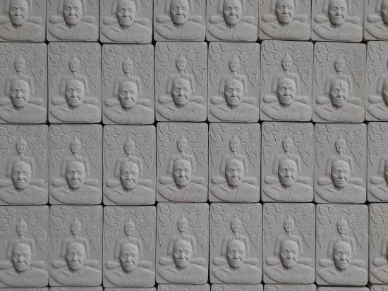 พระผงพุทธซ้อน หลวงพ่อน่วม วัดโพธิ์ศรีเจริญ จ.สุพรรณบุรี ปี2549 จำนวน100องค์