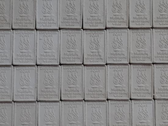 พระผงพุทธซ้อน หลวงพ่อน่วม วัดโพธิ์ศรีเจริญ จ.สุพรรณบุรี ปี2549 จำนวน100องค์