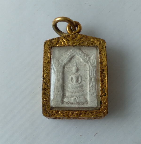 1.พระคะแนนซุ้มประตูหลวงพ่ออุ้น วัดตาลกง สร้างปี2530