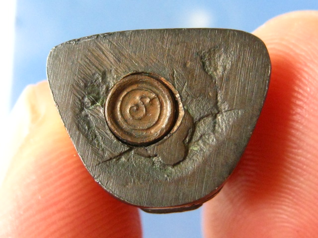 รูปหล่อ หลวงพ่อทอน วัดกระต่ายเต้น กาญจนบุรี