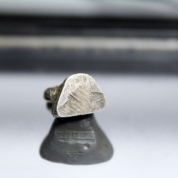 A305รูปหล่อเนื้อเงิน หลวงพ่อชื่น วัดหนองเฝ้า สุพรรณบุรี สภาพสวยๆ