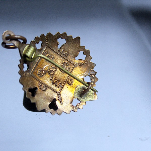 A333 เข็มกลัด เหรียญขวัญถุง พระพรหม พิมพ์หยดน้ำ