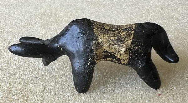 วัวธนู หลวงพ่อสังข์ วัดนากันตม จ.ศรีสะเกษ อุดผงวิเศษเนื้อผง ว่าน108ชนิด ผสมครั่งพุทรา ปิดทองพร้อมจาร