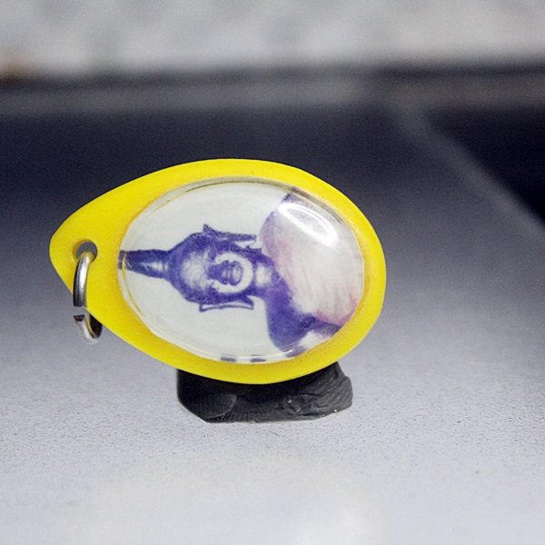 A342รูปถ่ายหลวงพ่อใหญ่ วัดท่าไคร้ จ.หนองคาย เลี่ยมเดิมจากวัด เป็นรุ่นประสพการณ์เป็นที่ประจักษ์