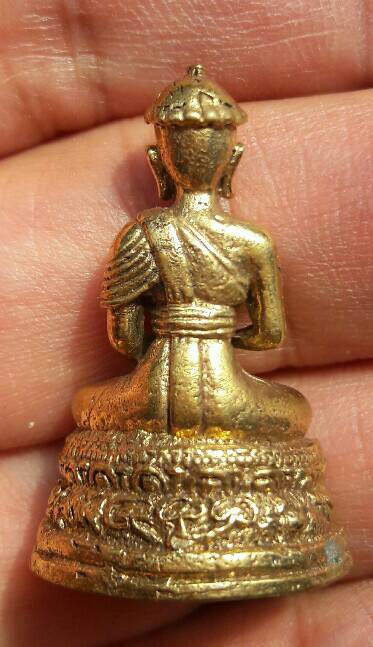 พระไม่ทราบที่ เคาะเดียว