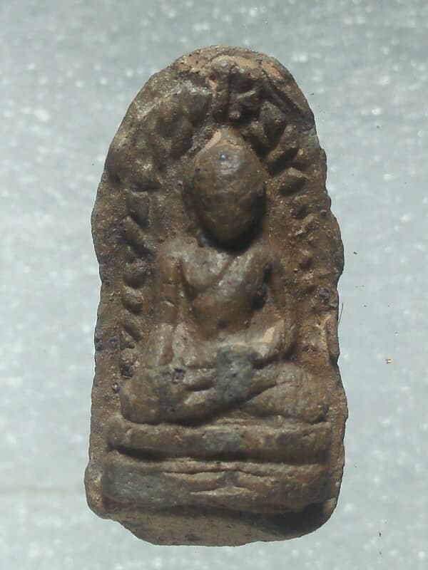 พระรอดเนื้อดิน 