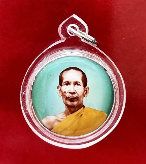 ล็อกเก็ต หลวงพ่อโอภาสี ด้านหลังฝังเหรียญ เลี่ยมกันน้ำ เก็บรักษาไว้ สภาพสมบูรณ์