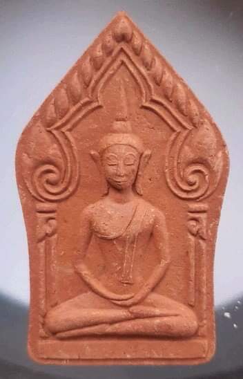 พระขุนแผนทรงพลใหญ่ หลวงพ่อน่วม วัดโพธิ์ศรีเจริญ จ.สุพรรณบุรี เนื้อผงสีอิฐ ไม่มีกล่อง #1