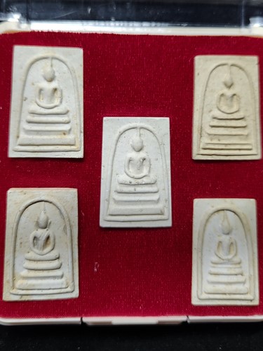 วัดระฆังโฆสิตาราม กทม ชุดพระสมเด็จ โรยผงเก่า 5 พิมพ์ รุ่น 141ปีมหามงคล  คณะ2 ปี2556