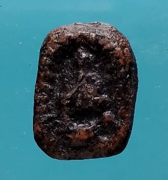 พระปิดตาเล็ก พิมพ์เล็บมือ 