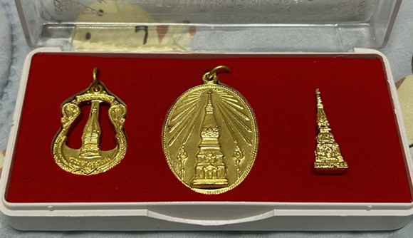 ชุดเหรียญวัดพระธาตุพนม สภาพสวยครับ