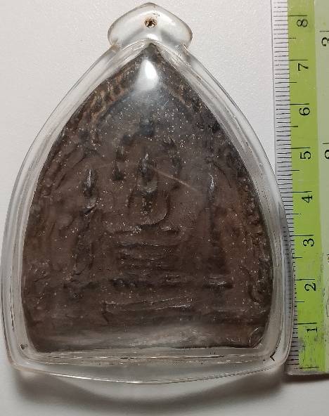 พระนารายณ์ทรงปืน เนื้อผง องค์ใหญ่ เลี่ยมพลาสติก 