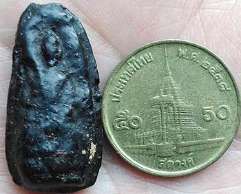 *พระรอดเล็ก เนื้อครั่ง หลวงพ่อทองสุข วัดโตนดหลวง เพชรบุรี ประมาณปี๒๔๙๘*