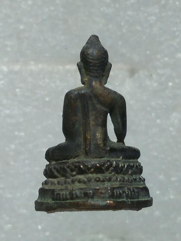 รูปหล่อพระพุทธหลวงพ่อดำ วัดแม่ระกา พิษณุโลก