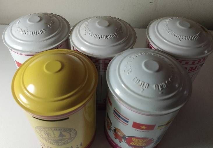 กระป๋องออมสิน 5 ใบ ของธนาคารออมสิน  งานสังกะสี