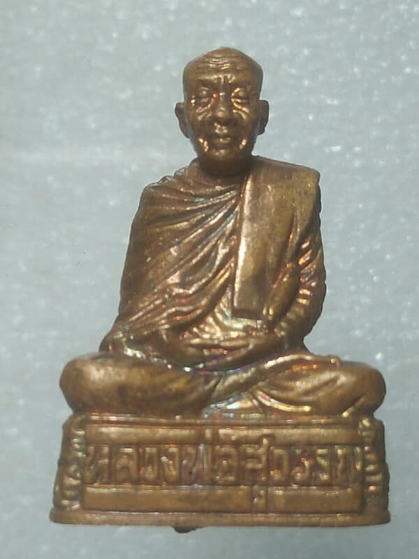 รูปหล่อหลวงพ่อสุวรรณ วัดป่าตะครองใตั ต.สูงเนิน อ. กระสัง บุรีรัมย์ 