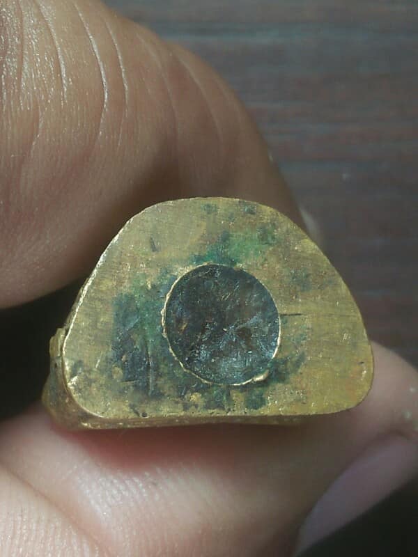 รูปหล่อหลวงพ่อสุวรรณ วัดป่าตะครองใตั ต.สูงเนิน อ. กระสัง บุรีรัมย์ 