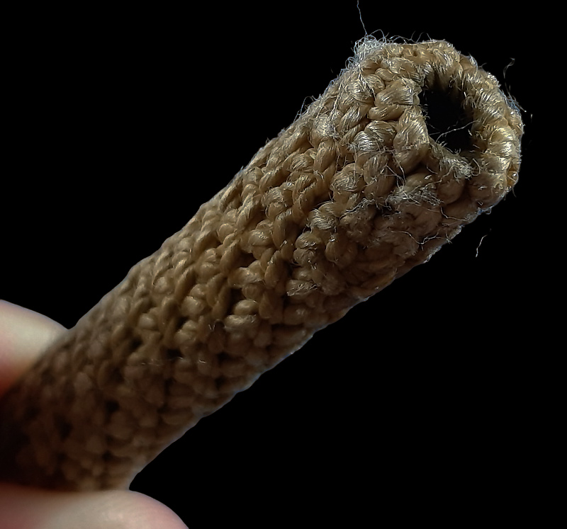 ตะกรุดถักเชือก ขนาด 6.8 ซ.ม.