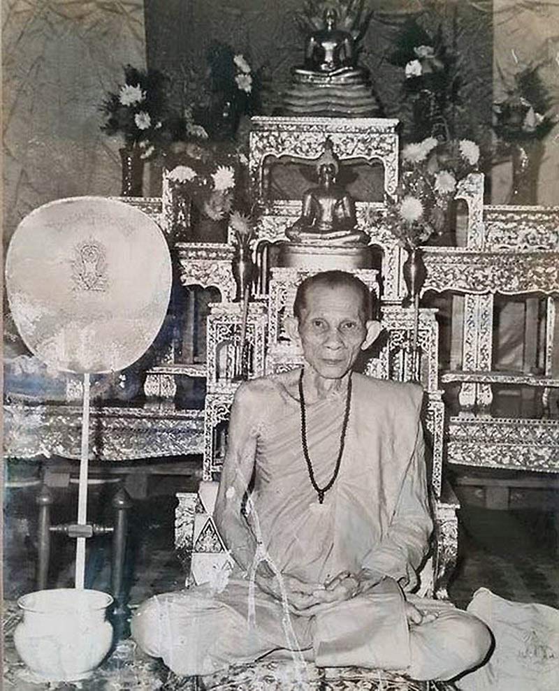 พระลีลาเนื้อผง หลวงปู่เส็ง วัดบางนา จ.ปทุมธานี 