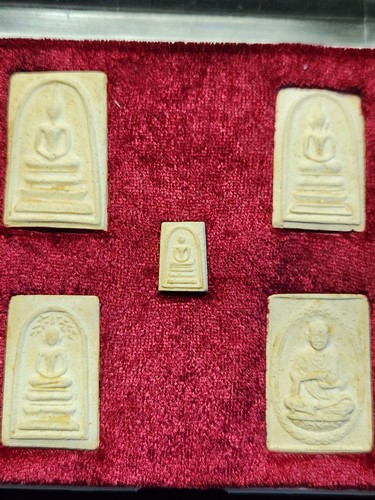 วัดระฆังโฆสิตาราม กทม พระสมเด็จ รุ่นอนุสรณ์ 118 ปี ปี 2533 ชุดกรรมการกล่อง5 องค์ 