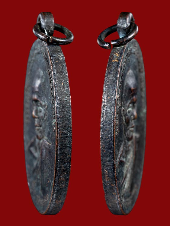 เหรียญรุ่นกรรมการ ปี2519 สองผู้ยิ่งใหญ่ หลวงพ่อชาญ วัดบางบ่อ สวยเดิมผิวหิ้งผิวปรอทบางๆ