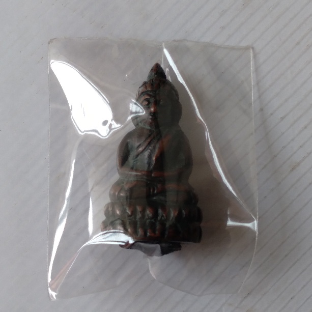 รูปหล่อพระชัยวัฒน์อุดชันโรงใต้ฐานไม่ทราบที่