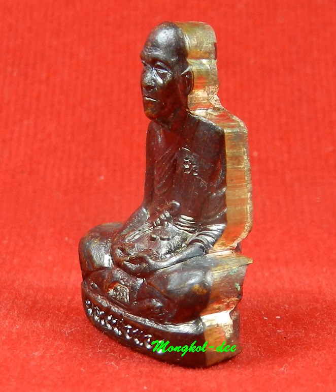 รูปเหมือนปั๊ม รุ่นแรก หลวงพ่อทอง วัดพระพุทธบาทเขายายหอม เนื้ อทองแดงมันปู เลขสวย 6000โค๊ดกระทิง 