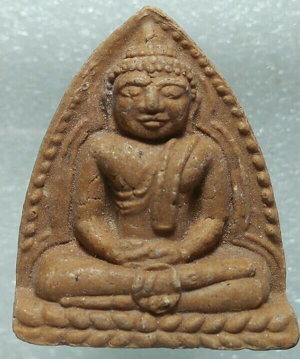 พระพิมพ์หลวงพ่อโต หลวงพ่อสมชาย(เสือ)วัดพนมชัย ฉะเชิงเทรา ฝังเม็ดพระธาตุ