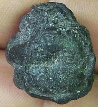 พระผงหนุมานอุ้มดวง ปู่เกลี้ยง วัดเนินสุทธาวาส ชลบุรี  เนื้อผง โค้ต นะ 