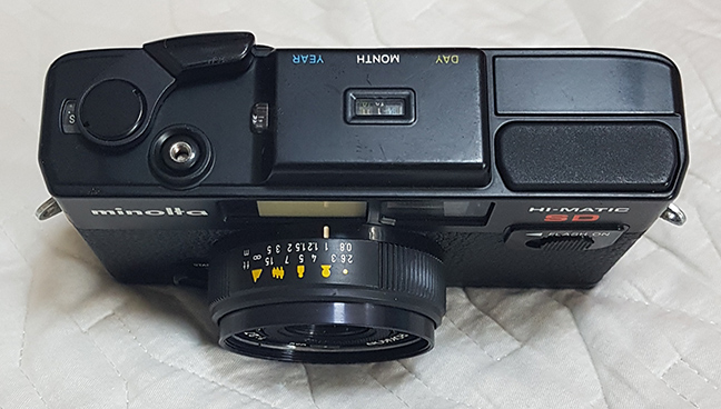 กล้องฟิลม์ Minolta HI-MATIC SD สวยๆ เลนส์ monolta rokkor 1:27 f38mm. แฟลชแบบป้อปอัพด้านบน