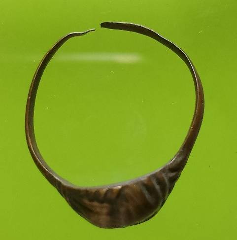 แหวนตะกร้อ หลวงพ่อขวัญ วัดบ้านไร่ พิจิตร ขนาด 2 เซ็น 