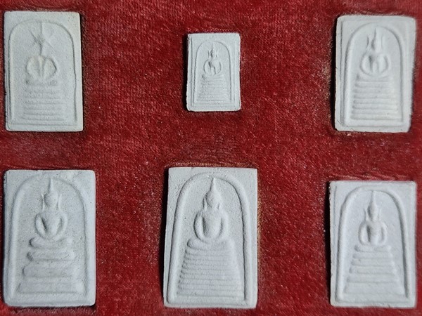 วัดเกษไชโย อ่างทอง พระสมเด็จ ชุด 6 องค์  อนุสรณ์ 200 ปี รุ่นประวิติศาสตร์พ.ศ.2531