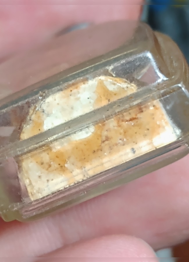 พระฤาษีหลวงปู่พรหมมา เขมจาโร รุ่นฉลองศาลาการเปรียญ สำนักสงฆ ์สวนหินผานางคอย ปี 2538 เนื้อผงเคลือบแชล