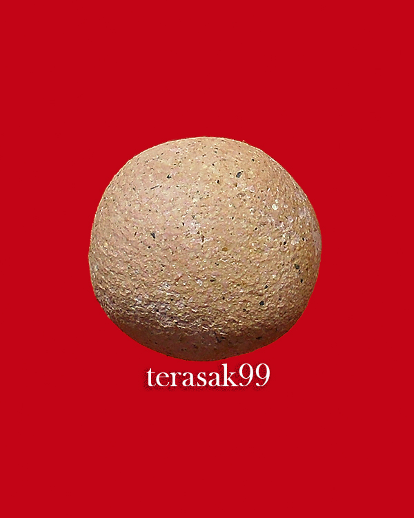 ลูกอมสีชมพูหลวงพ่อพริ้ง วัดบางปะกอก สวยๆ