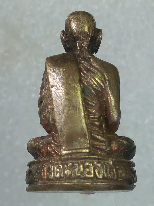 รูปหล่อพระครูวิจิตรปัญญาคุณ วัดหนองเต่า ร้อยเอ็ด