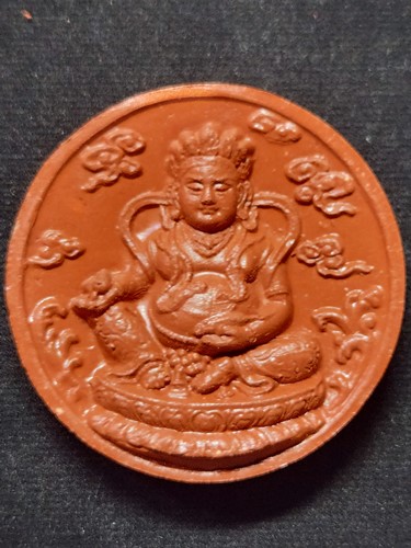 พุทธสถานจีเต็กลิ้ม  นครนายก เทพเจ้าไฉ่ซิงเอี๊ย(ท้าวเวสสุวรรณปางประทานทรัพย์) เนื้อผง (ขนาด 5 ซม) ปี5