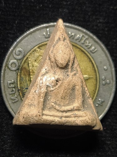 วัดนางพญา พิษณุโลก พระนางพญา อ.ถนอม เขมจาโร  หลังยันต์ดวงพระฤกษ์พระราชทาน พิมพ์สังฆาฏิ  2514