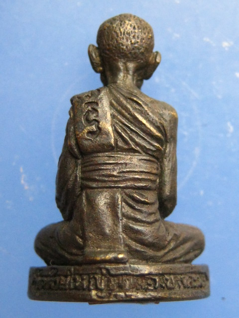 รูปหล่อ หลวงพ่อก้าน วัดห้วยใหญ่ จ.ชลบุรี