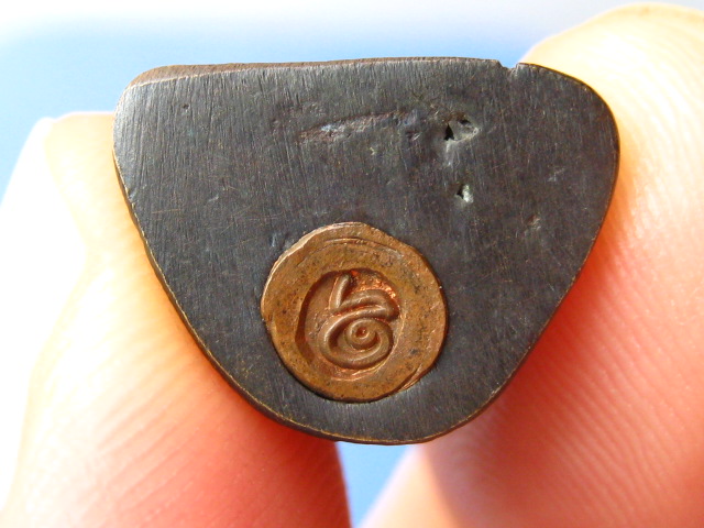 รูปหล่อ หลวงพ่อก้าน วัดห้วยใหญ่ จ.ชลบุรี