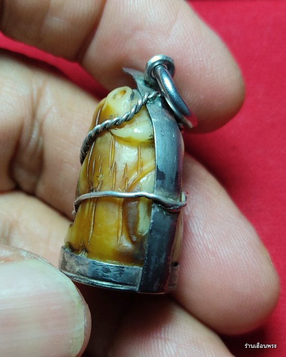 เขี้ยวเสือแกะศิลป์หลวงพ่อปาน วัดคลองด่าน พิมพ์อ้าปาก จ.สมุทรปราการ