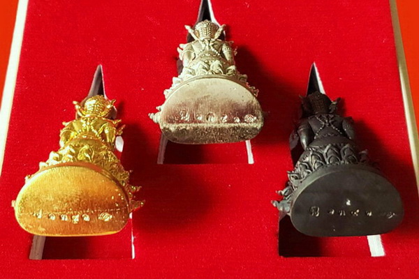 พระพุทธมหาจักรพรรดิ(พระมหาเศรษฐี) วัดพระธาตุดอยสะเก็ด จ.เชียงใหม่