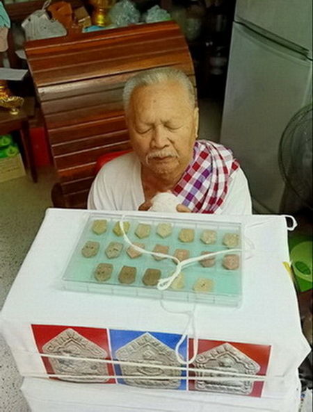 เคาะแรกแดง..ขุนแผนปั๊มซ้ำผงพรายกุมาร ผสมผงตะไบพระกริ่งชินบัญชร ลป.ทิม วัดละหารไร่ จ.ระยอง ๒๕๖๓